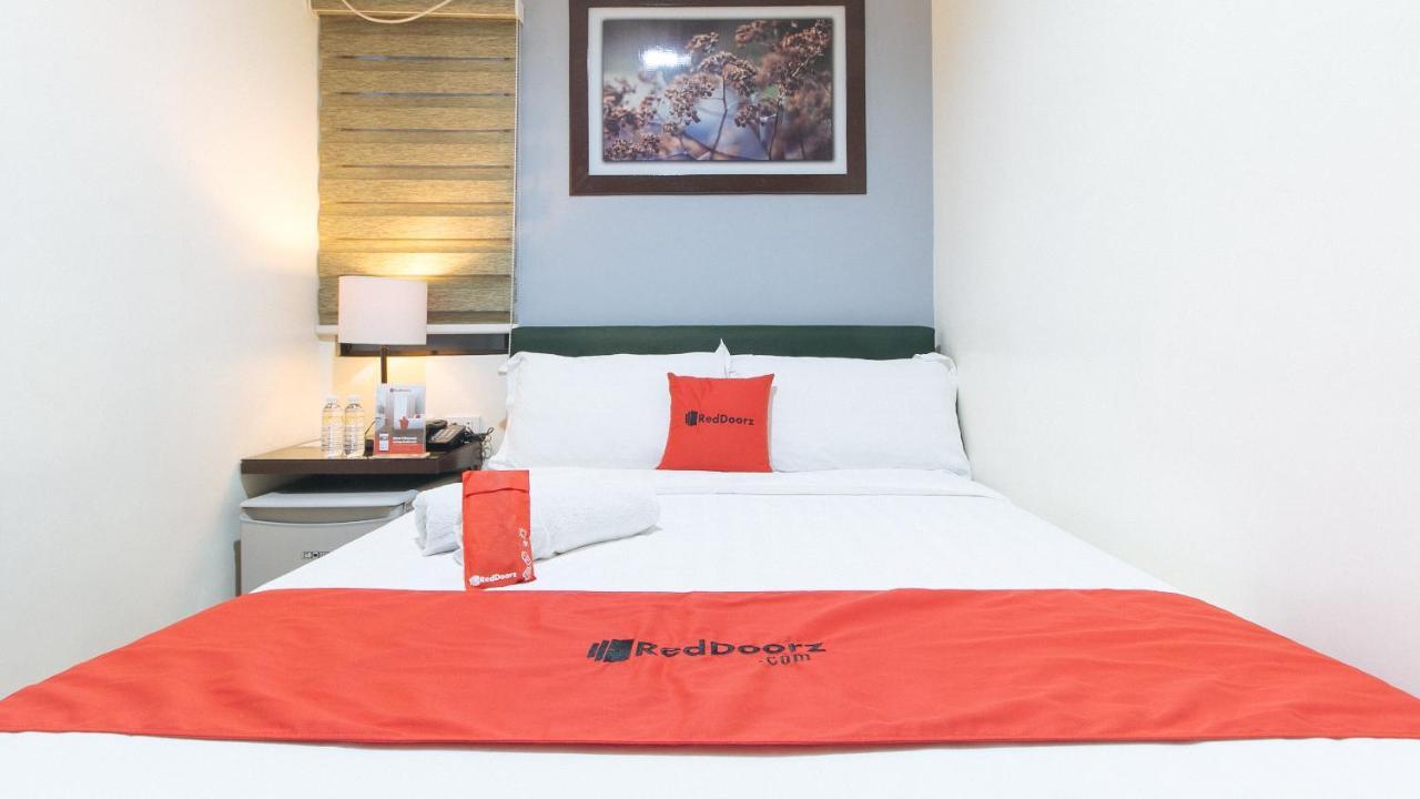 RedDoorz @ Gardenview Hotel GTower Angeles Exterior foto